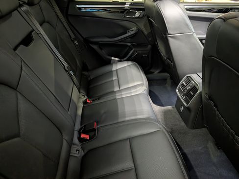 New 2026 Porsche Macan image 25