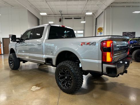 Used 2024 Ford F250 Limited w/ FX4 Off-Road Package image 5