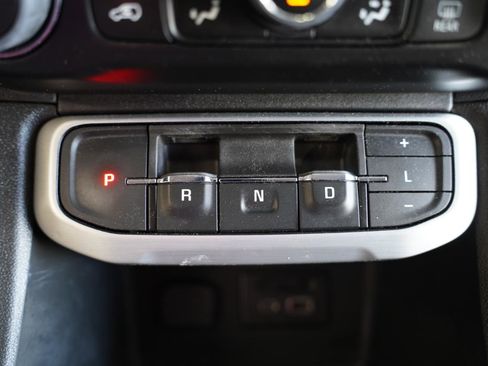 Used 2023 GMC Acadia SLT image 24