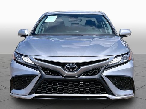 Used 2024 Toyota Camry XSE FWD image 4