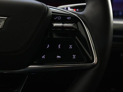 Used 2025 Cadillac Escalade V w/ LPO, ONYX Package image 22