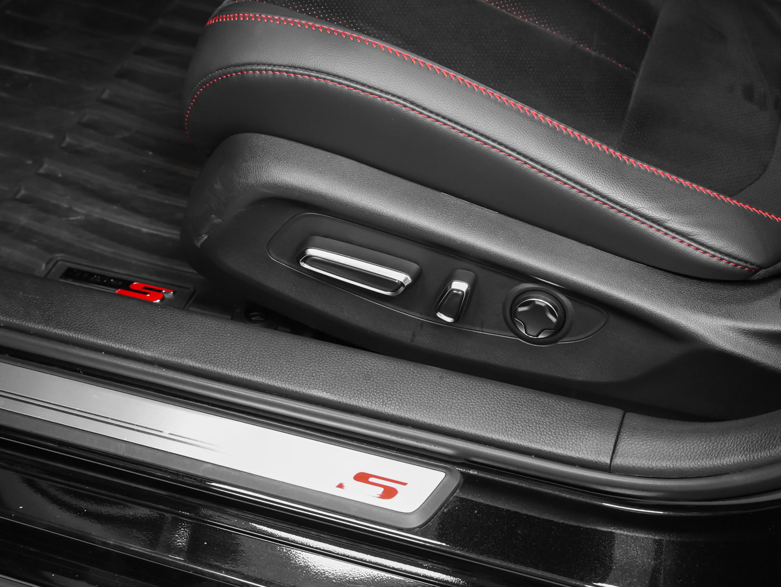 Used 2025 Acura Integra Type S FWD image 28
