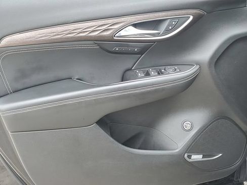 Used 2022 Buick Envision Avenir w/ Technology Package II AWD/4WD image 17