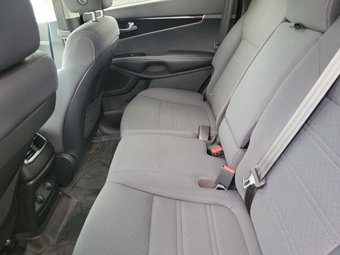 Used 2019 Kia Sorento AWD w/ LX Convenience Package image 10