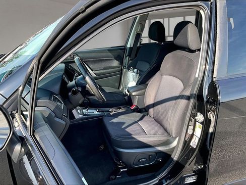 Used 2018 Subaru Forester 2.5i Premium w/ All-Weather Package AWD/4WD image 26