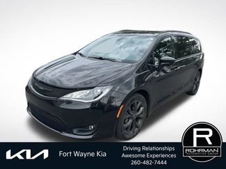 Used 2020 Chrysler Pacifica Touring-L w/ S Appearance Package FWD video 1