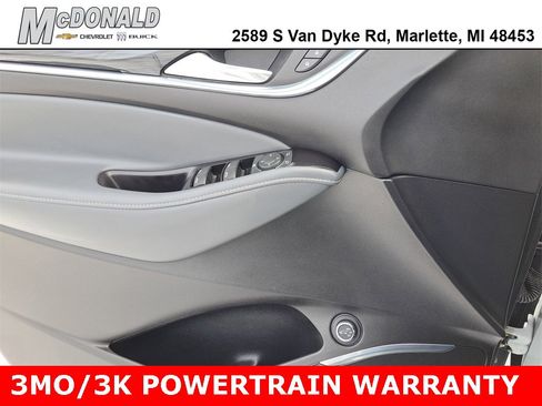 Used 2020 Buick Enclave Essence image 17