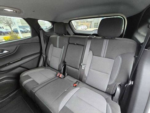 Used 2025 Chevrolet Blazer LT AWD/4WD image 16
