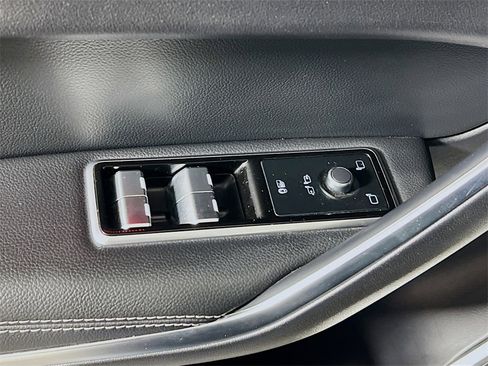 Used 2024 Jaguar F-PACE R-Dynamic S image 18