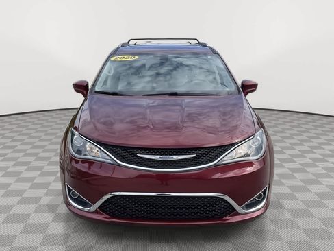 Used 2020 Chrysler Pacifica Touring-L FWD image 9