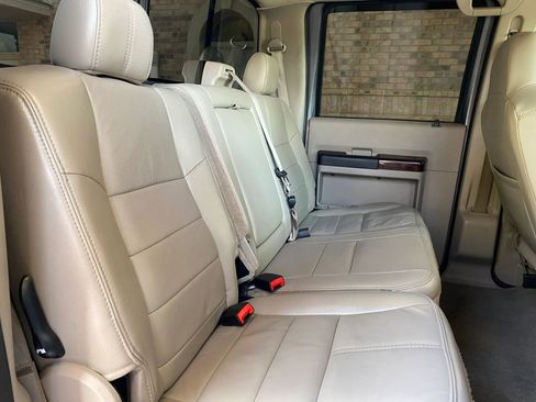 Used 2009 Ford F250 Lariat image 16