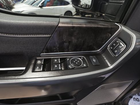 Used 2023 Ford F250 Lariat w/ Black Appearance Package AWD/4WD image 11