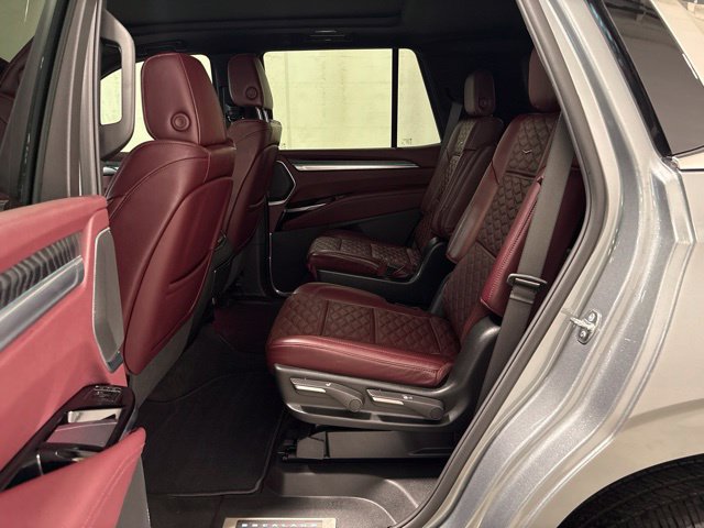 Used 2026 Cadillac Escalade Luxury AWD/4WD image 36