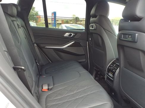 Used 2023 BMW X5 xDrive40i w/ M Sport Package AWD/4WD image 17