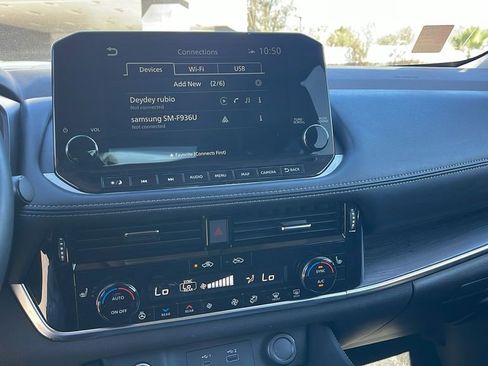 Used 2021 Nissan Rogue SL w/ Premium Package image 18