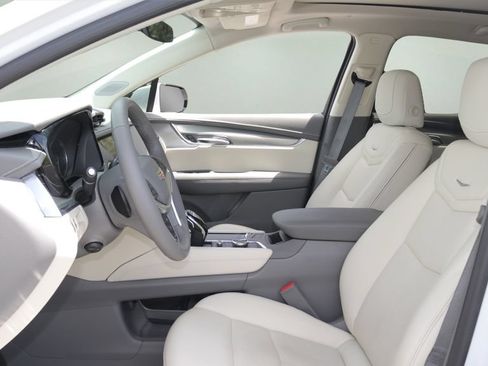 Certified 2023 Cadillac XT5 Premium Luxury FWD image 12