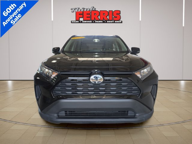Used 2021 Toyota RAV4 LE AWD/4WD image 2