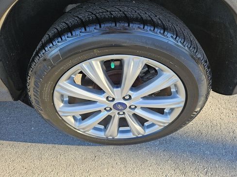 Used 2017 Ford Escape Titanium image 9