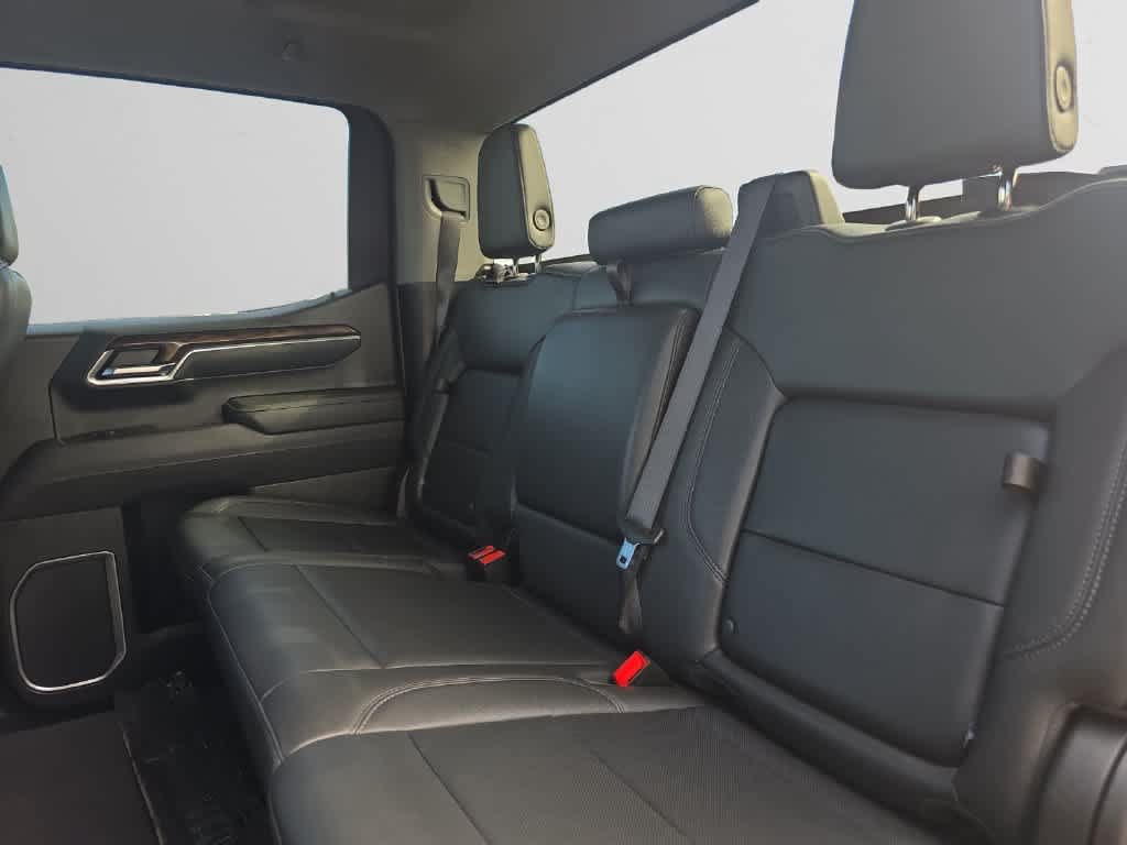 Used 2025 GMC Sierra 1500 SLT AWD/4WD image 13