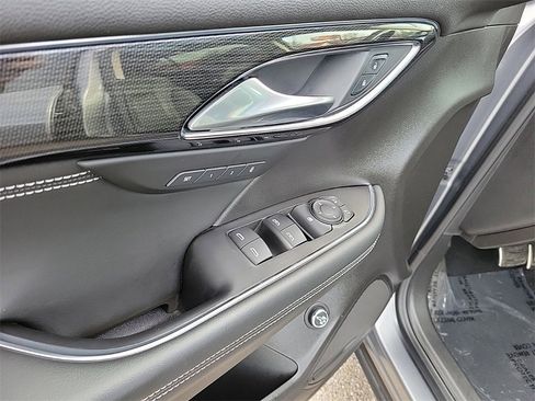 Used 2022 Buick Envision Essence w/ Sport Touring Package image 19