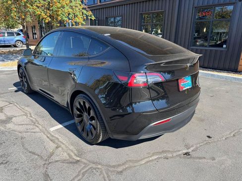 Used 2022 Tesla Model Y Performance AWD/4WD image 3