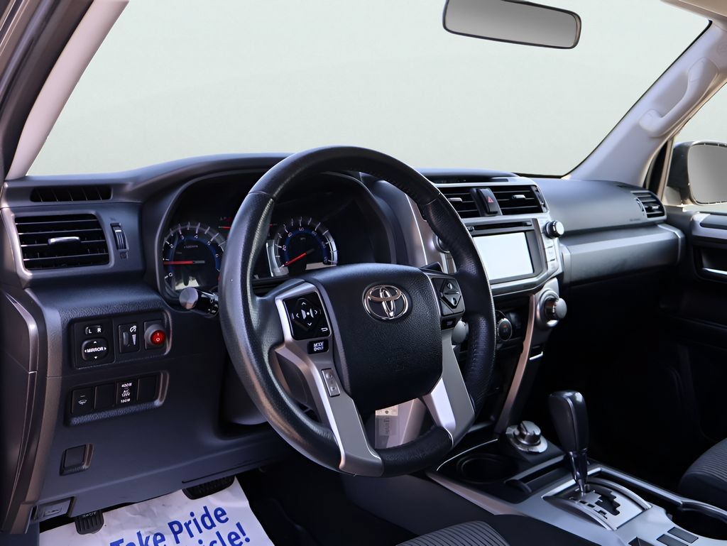 Used 2019 Toyota 4Runner SR5 AWD/4WD image 21