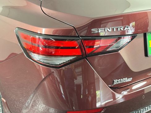 Used 2022 Nissan Sentra SV FWD image 36