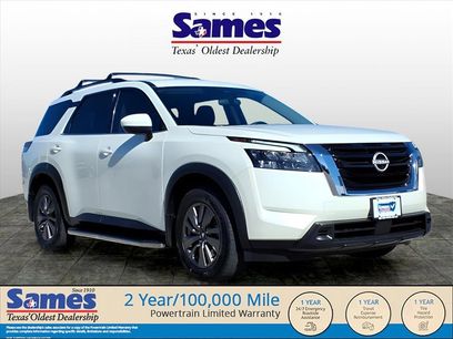 Used 2024 Nissan Pathfinder SV