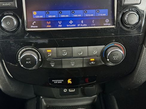 Used 2020 Nissan Rogue S image 22