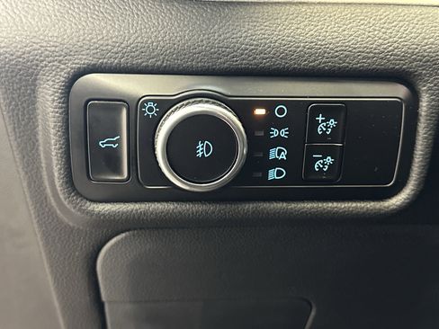 Used 2023 Ford Explorer XLT w/ Equipment Group 202A image 19