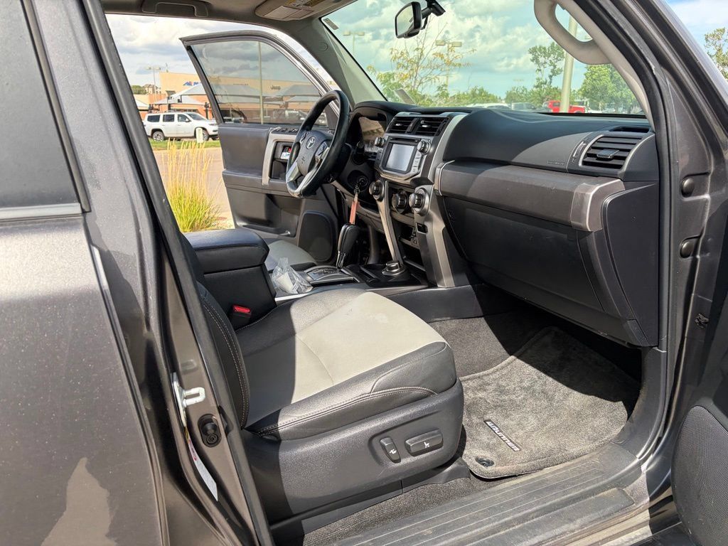 Used 2019 Toyota 4Runner SR5 Premium AWD/4WD image 23