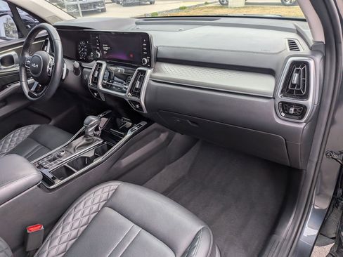 Used 2023 Kia Sorento SX image 34