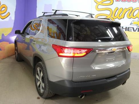 Used 2019 Chevrolet Traverse LT w/ LT Premium Package AWD/4WD image 6
