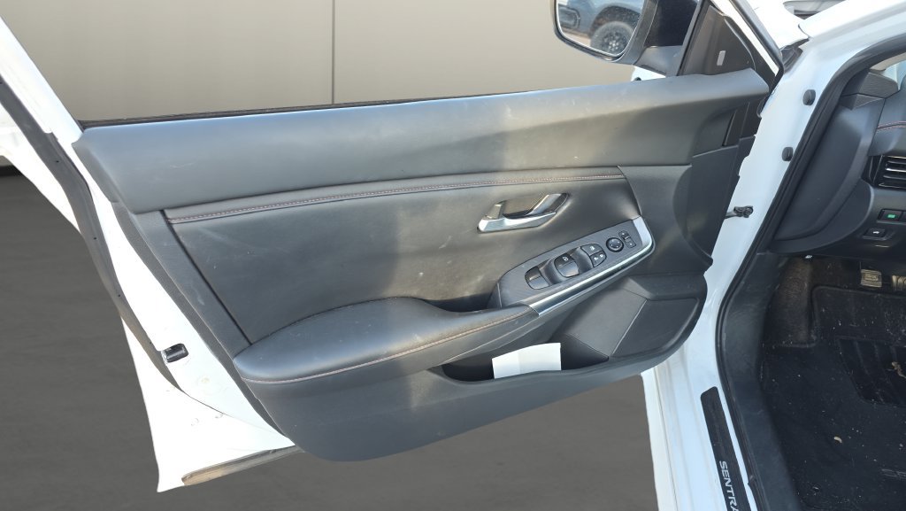 Used 2023 Nissan Sentra SR w/ Trunk Package FWD image 16