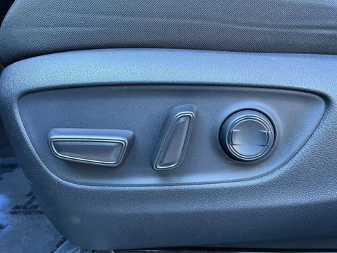 Used 2025 Toyota RAV4 XLE image 24