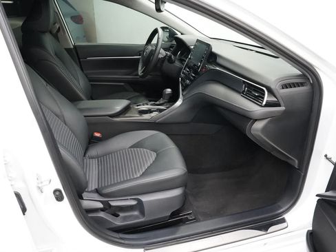 Used 2023 Toyota Camry SE w/ Audio Upgrade Package FWD image 17