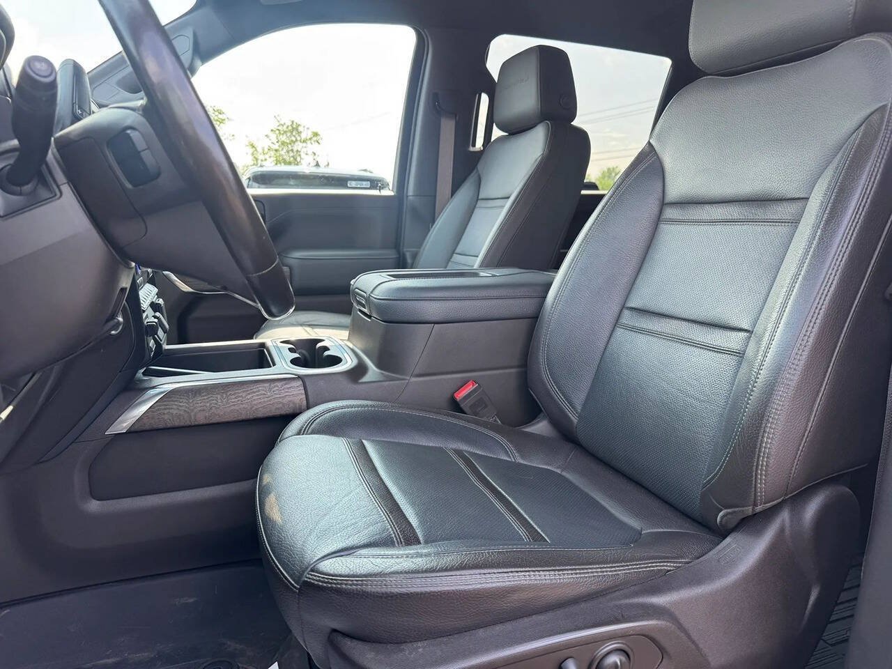 Used 2022 GMC Sierra 2500 Denali w/ Denali Ultimate Package AWD/4WD image 9