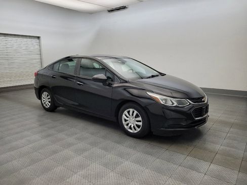 Used 2017 Chevrolet Cruze LS FWD image 11
