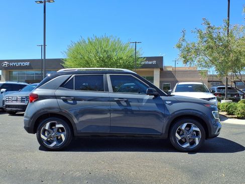 Certified 2023 Hyundai Venue Limited w/ Cargo Package FWD image 7