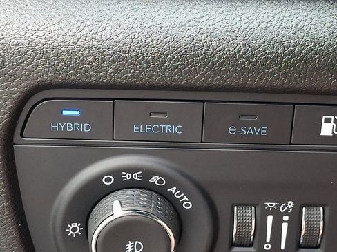 Used 2023 Jeep Grand Cherokee 4WD 4xe image 28