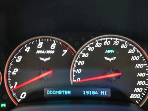 Used 2006 Chevrolet Corvette Coupe w/ Preferred Equipment Group RWD image 54