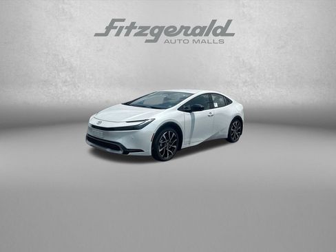 New 2026 Toyota Prius Plug-In Hybrid FWD image 3
