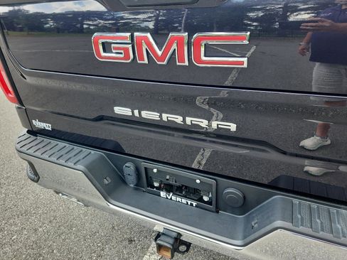 Used 2022 GMC Sierra 1500 SLT AWD/4WD image 4