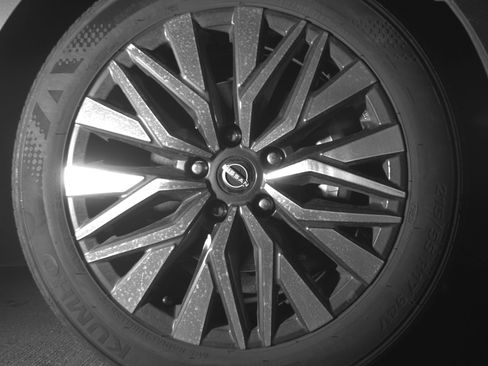 Used 2025 Nissan Altima 2.5 SV FWD image 13