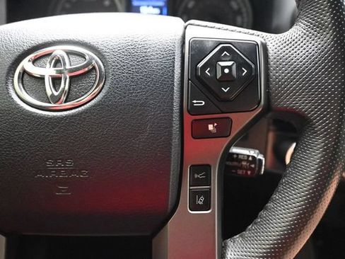 Used 2020 Toyota Tacoma TRD Off-Road AWD/4WD image 10