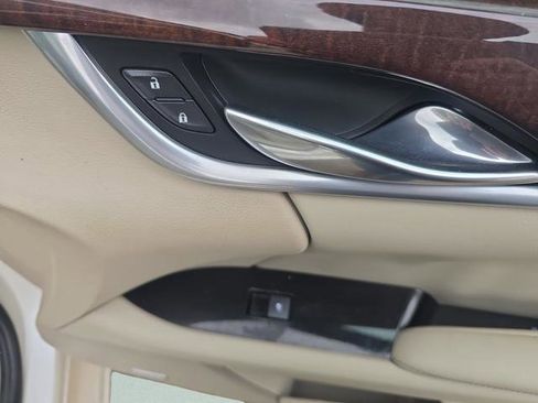 Used 2013 Cadillac XTS Premium FWD image 19