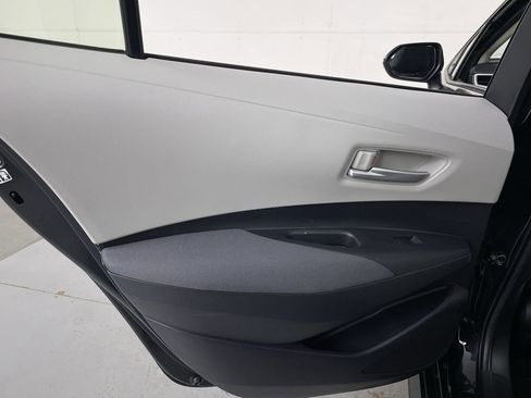 Used 2020 Toyota Corolla LE image 18