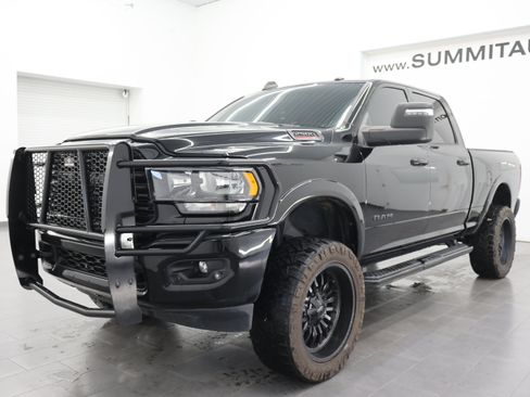 Used 2024 RAM 2500 Big Horn w/ Night Edition AWD/4WD image 5
