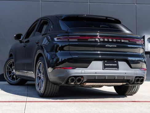 Certified 2026 Porsche Cayenne Coupe AWD/4WD image 3