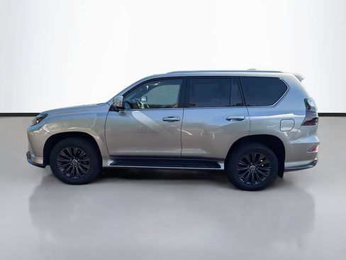Used 2023 Lexus GX 460 Luxury w/ Sport Design Package AWD/4WD image 4